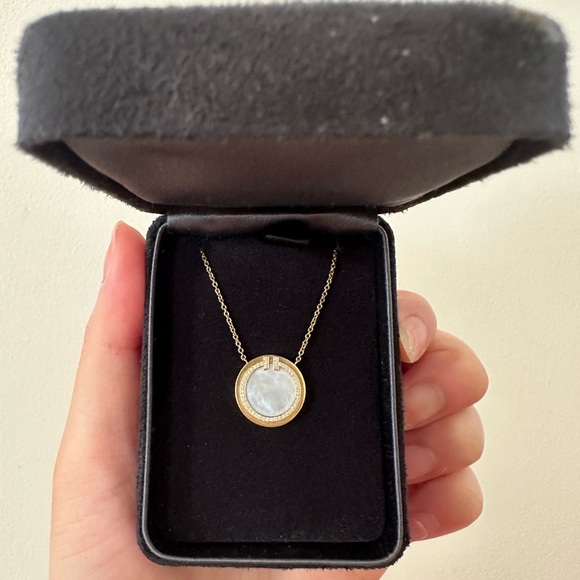 Tiffany Diamond and Mother of Pearl Circle Pendant Necklace - Picture 4 of 14